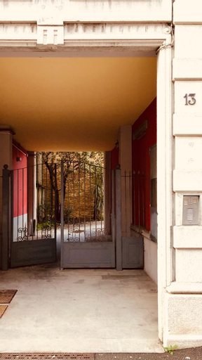 Exterior 1