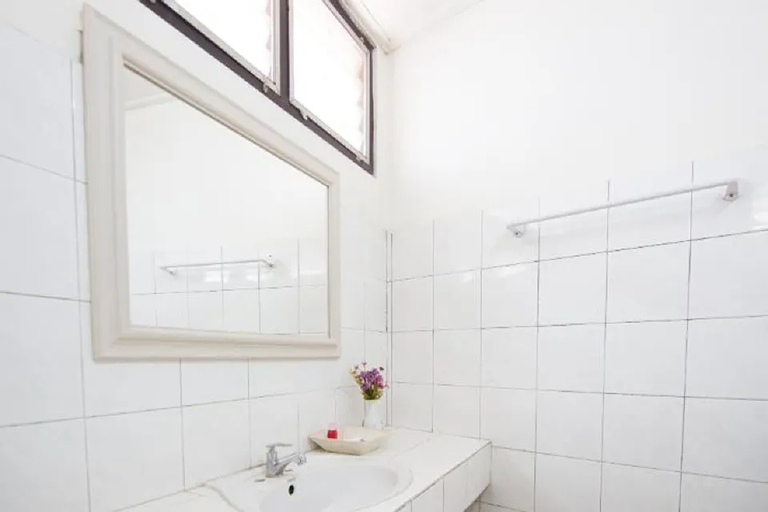 Bathroom 4