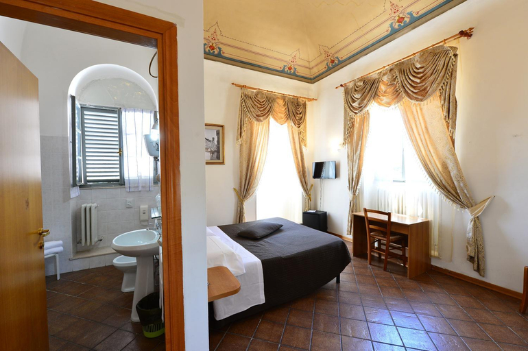 Others 5, Hotel Iris, Perugia