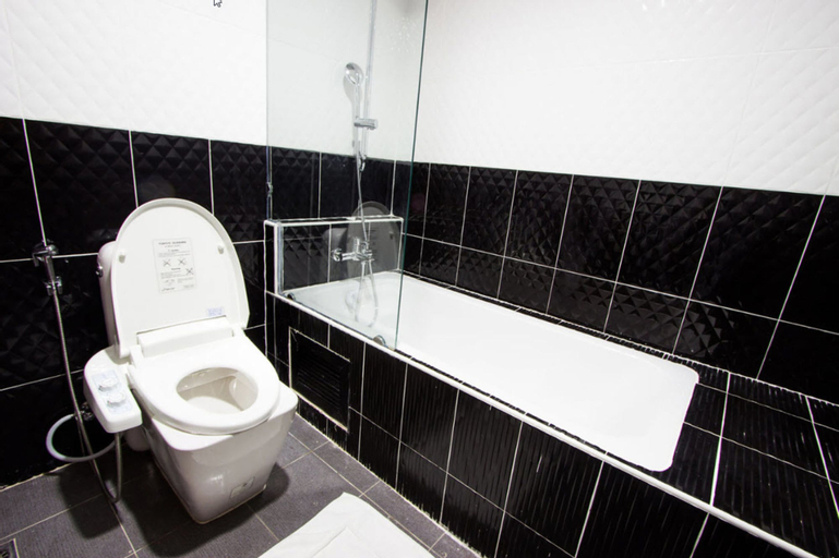 Bathroom 7