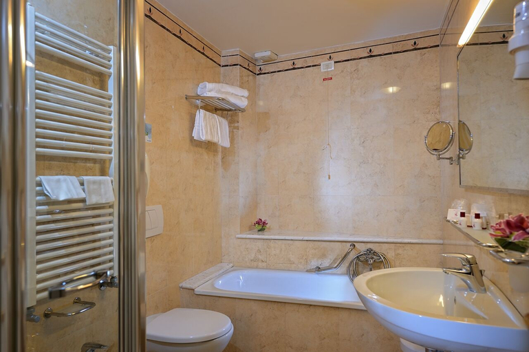Bathroom 4, Hotel Canaletto, Venezia