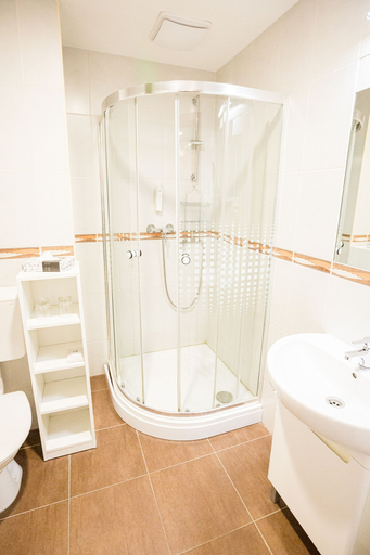 Bathroom 4, Di Verdi Imperial Hotel, Budapesti