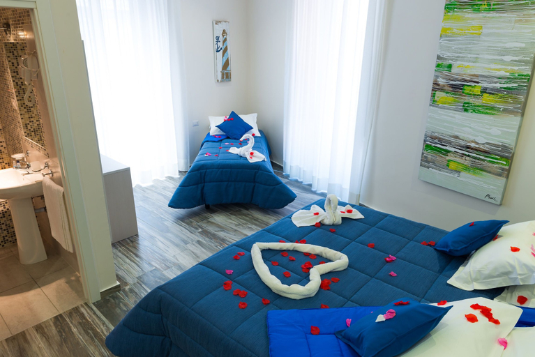 Bedroom 4, Napoli's Gold Hotel, Napoli