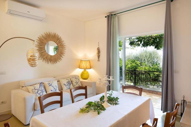 Others 1, Villa Marinella close to the sea with private pool, Napoli