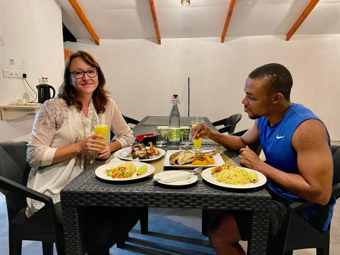 Food & Drinks 4, Thoddoo Island Life