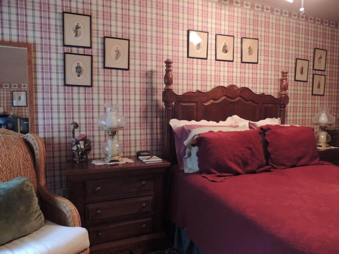 Bedroom 2, Brookview Manor Inn, Monroe