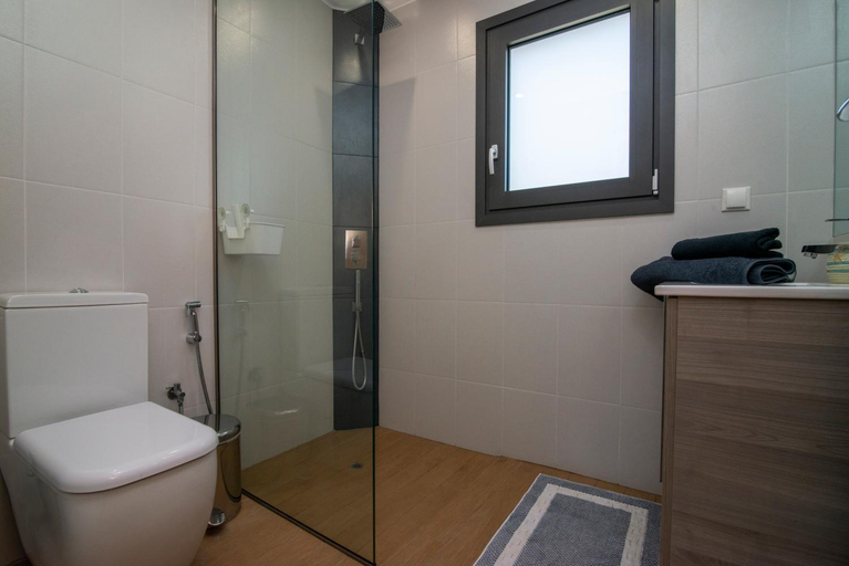 Bathroom 2, Red Rock Villa, Crete