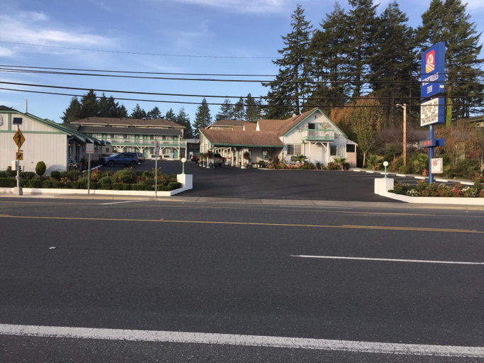 Others 5, Westward Inn, Curry