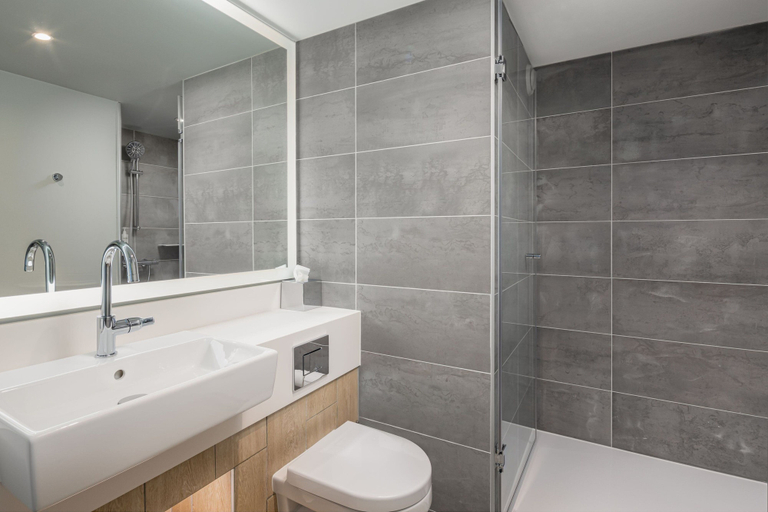 Bathroom 4, Courtyard by Marriott Paris Charles de Gaulle Central Airport, Val-d'Oise