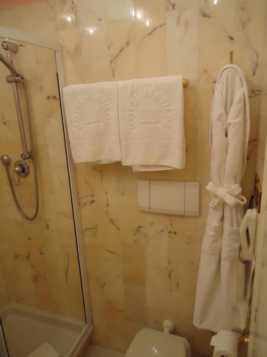 Bathroom 7