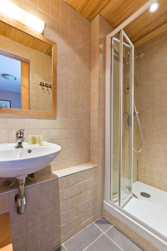 Bathroom 4, Le Roitelet, Haute-Savoie