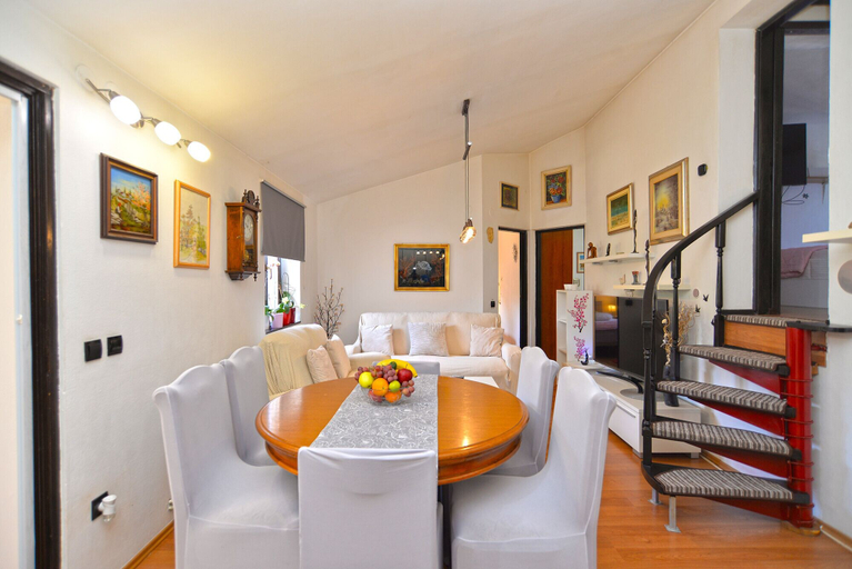 Others 4, Apartment 1791, Medulin