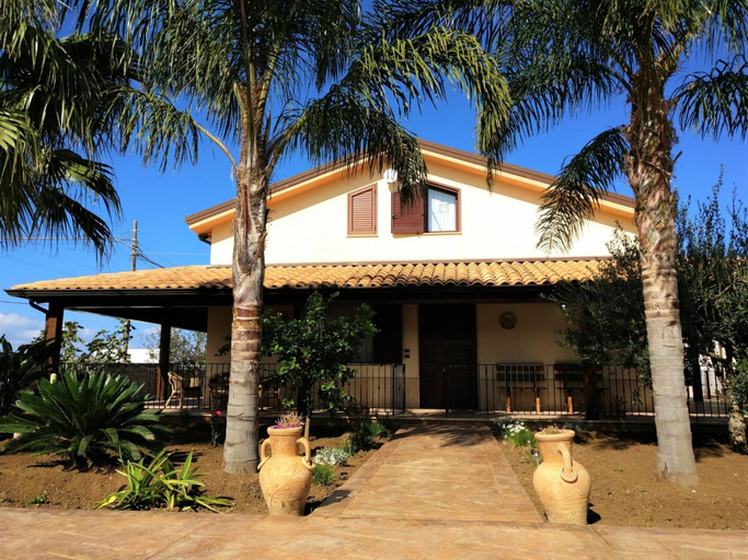 Exterior & Views 2, Al049 Villa Paradiso 12 Posti con Piscina Privata, Trapani