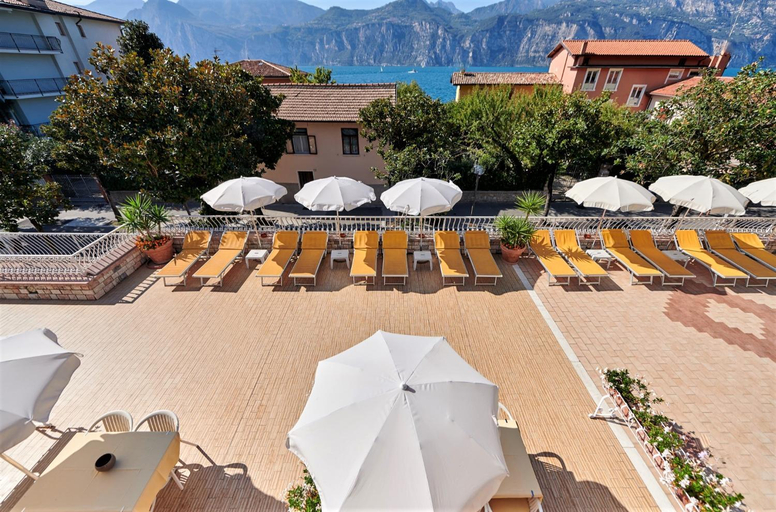 Others 4, Residence La Cioca, Verona