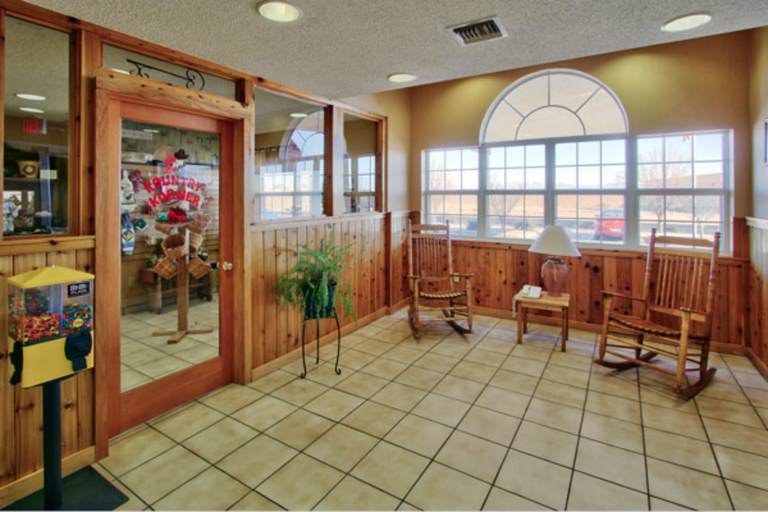 Public Area 2, Western Skies Inn & Suites, Valencia