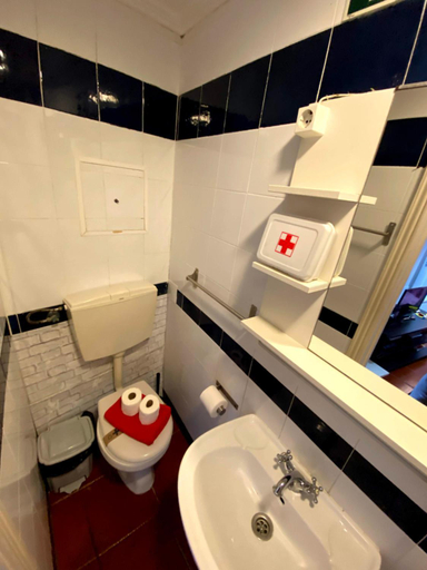 Bathroom 2, Alfama Apartments Sao Crispim, Lisbon