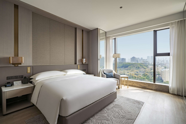 Bedroom 3, DoubleTree by Hilton Shenzhen Nanshan Hotel & Residences, Shenzhen