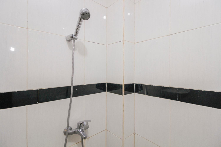 Bathroom 13