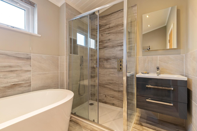Bathroom 4, Sandpiper - Luxury Lodge Close to Beach Pet Friendly, Pembrokeshire