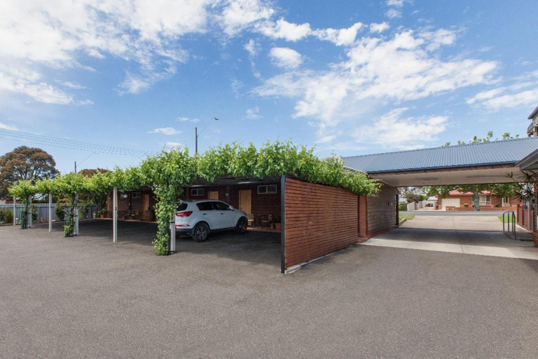 Others 4, Ararat Motor Inn, Ararat