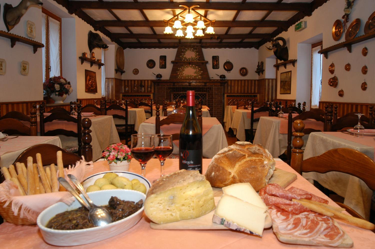 Food & Drinks 4, Albergo Passet, Torino