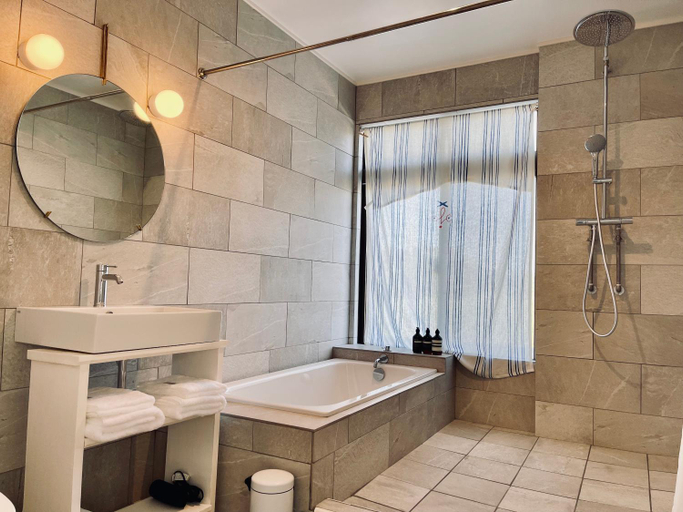 Bathroom 4, AZZURRA, Miyakojima
