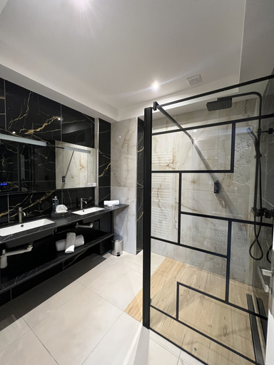 Bathroom 4, Brit Hotel Le Royal - Troyes, Aube
