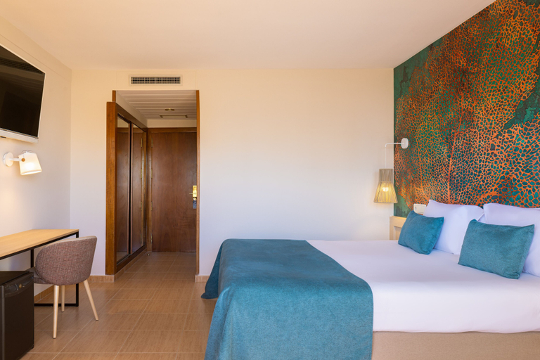 Bedroom 3, htop Amaika & SPA - Adults Only, Barcelona