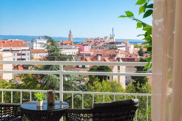 Others 5, Luxury apartment & rooms Aurea, Split
