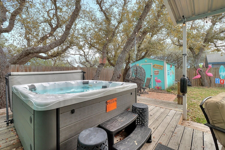 Outdoor spa tub 2, Flamingo Flats 3 Bedroom Home by RedAwning, Aransas