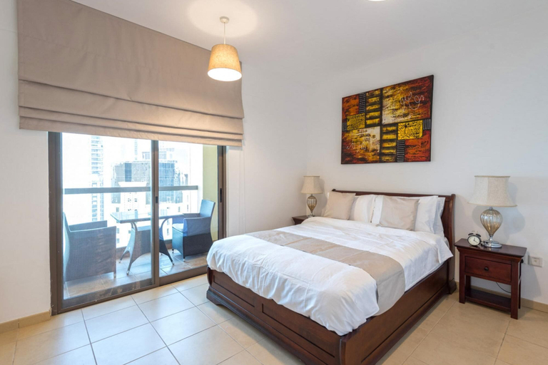 Room 5, Stunning Marina Seaview Apartment 4 BR JBR, Dubai