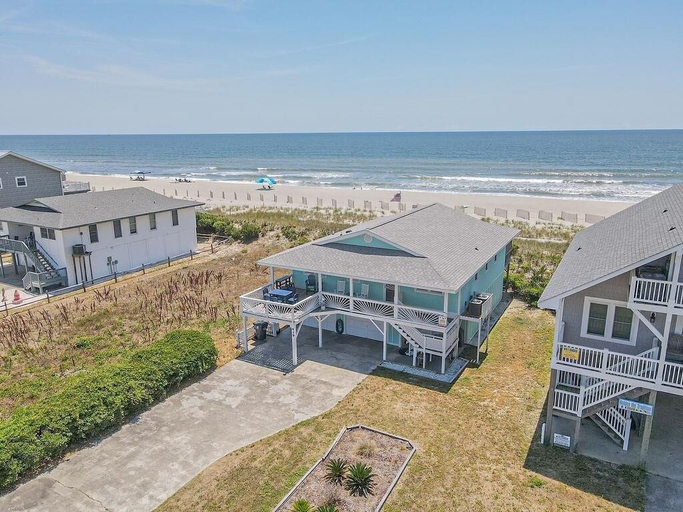 Property grounds 2, Salty Paradise 4 Bedroom Home by RedAwning, Brunswick