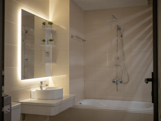 Bathroom, Charming apartment with bathtub, washlet, Cầu Giấy
