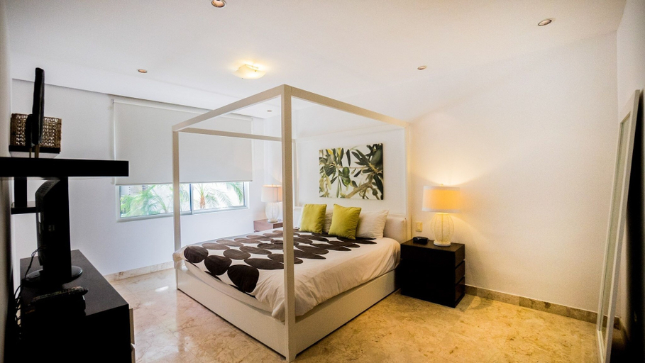 Room 5, Elements Garden House 5 2 Bedroom Condo by RedAwning, Cozumel