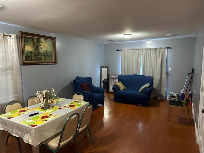Others 2, Room E Divine Villa 5mins to EWR, Newark