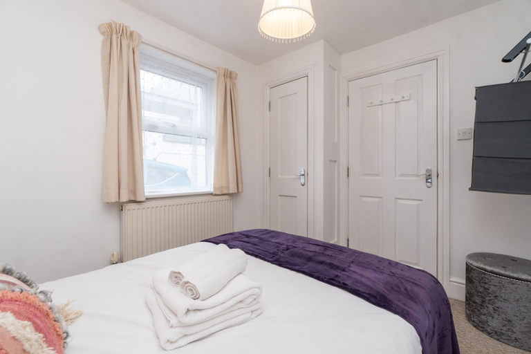 Bedroom 2, Spacious 2 Bed Southville Flat Near Harbourside, Bristol