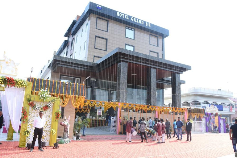 Exterior & Views 1, Hotel Grand SR, Azamgarh
