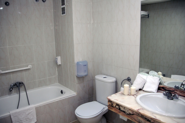 Bathroom 4, Hospedium Hotel Sky Blu Torre de Sevilla, Sevilla