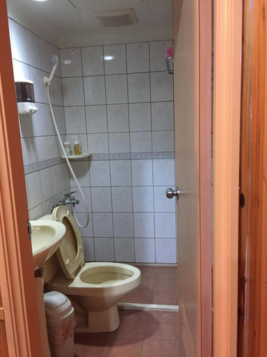 Bathroom 3, Huayi Homestay, Yulin