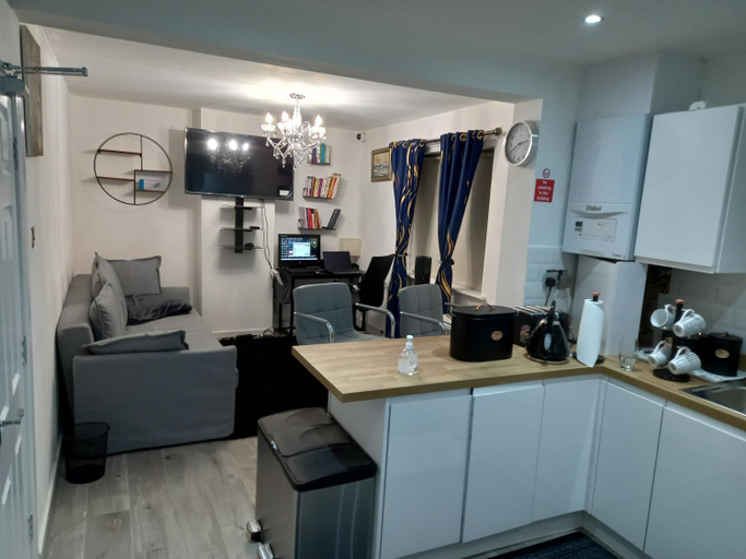 4, Cosy Home, Manchester