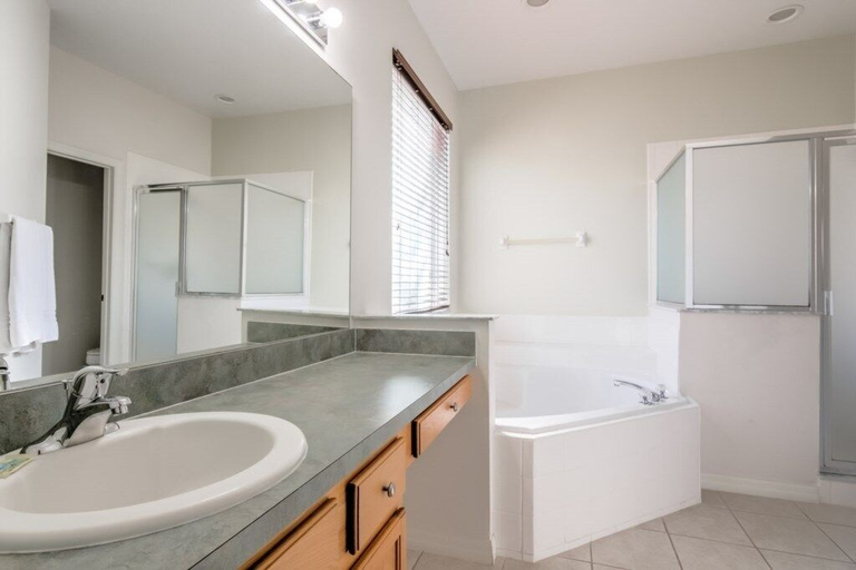 Bathroom 4, Fabulous Golf Course View Private Pool Game Room! 7 Bedroom Home by RedAwning, Polk
