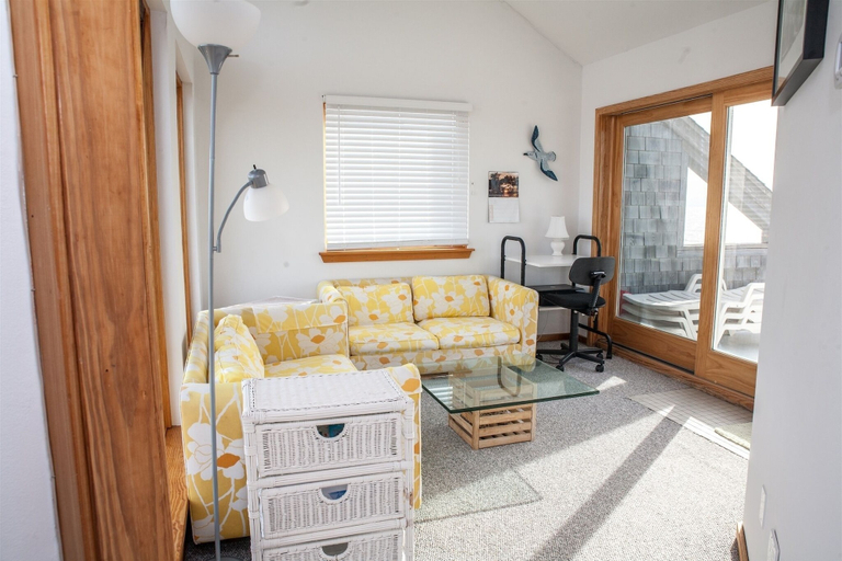 Living room 2, The Sunny Spot 4 Bedroom Cottage by RedAwning, Dare