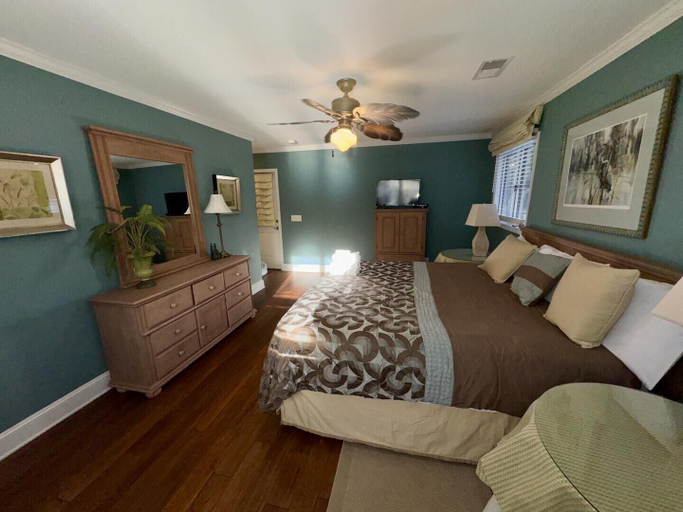 Bedroom 2, 290 Tarpon Blvd, Beaufort