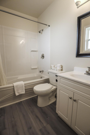 Bathroom 2, Atlantic Motel, Westmorland