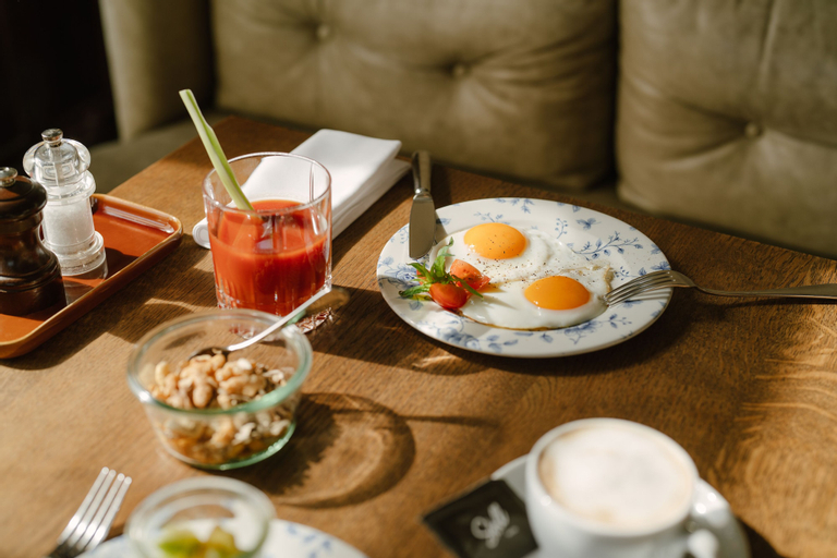 Food & Drinks 9