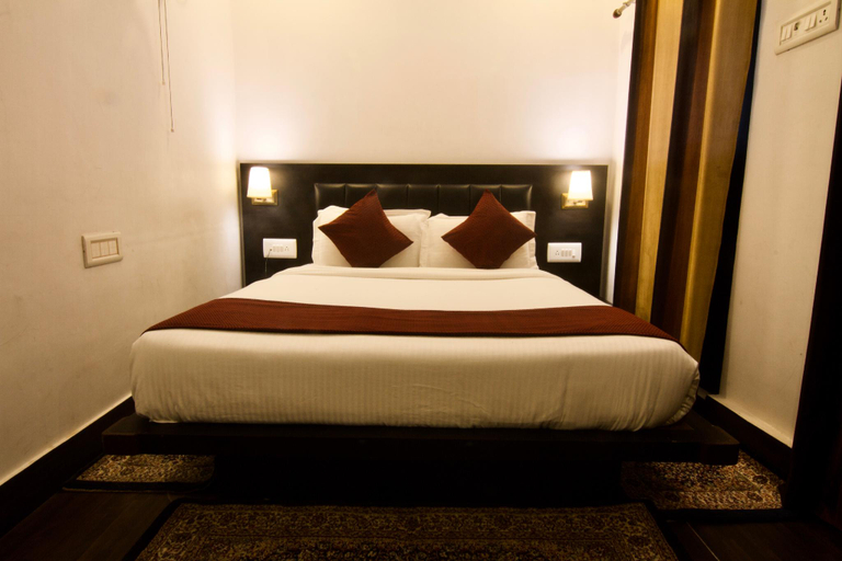 Bedroom 2, Samskara & Samsara, Garhwal