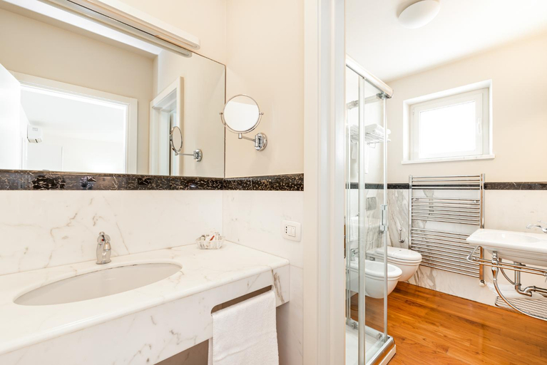 Bathroom 6