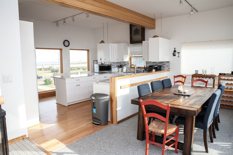 Private kitchen 3, The Sunny Spot 4 Bedroom Cottage by RedAwning, Dare