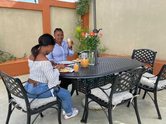 Food & Drinks 5, Singatha Guesthouse, eThekwini