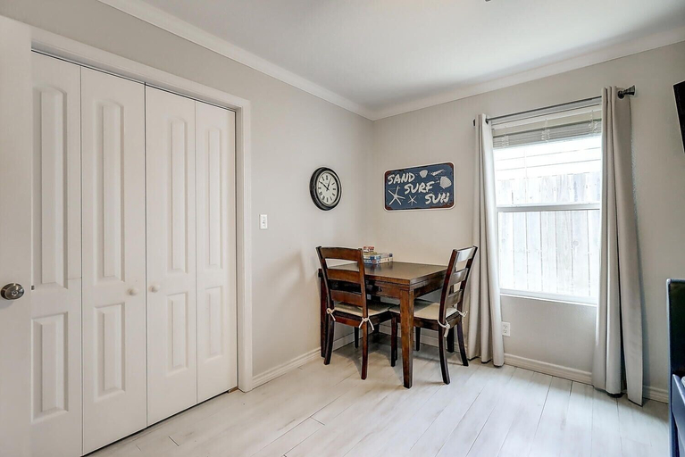 Room 3, Flamingo Flats 3 Bedroom Home by RedAwning, Aransas